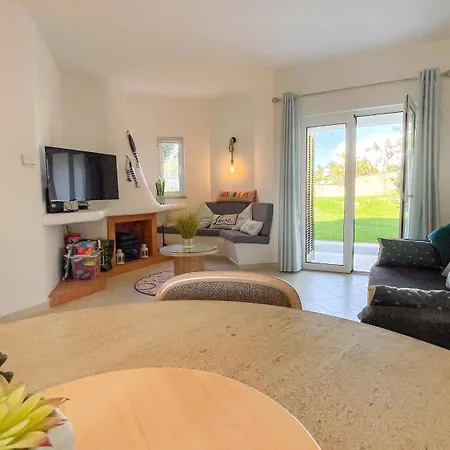 2 Bed 2 Bath Poolside With Wi-fi And Ac Albufeira