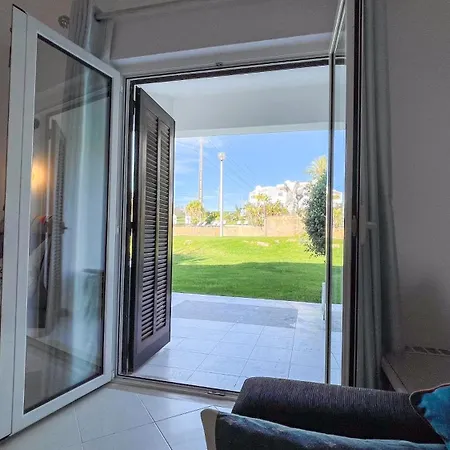 Apartmán 2 Bed 2 Bath Poolside With Wi-fi And Ac *