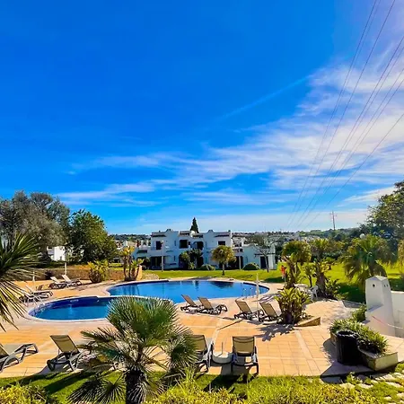 2 Bed 2 Bath Poolside With Wi-fi And Ac Apartmán *