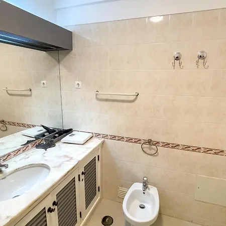 Apartmán 2 Bed 2 Bath Poolside With Wi-fi And Ac