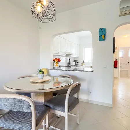 2 Bed 2 Bath Poolside With Wi-fi And Ac Apartmán *