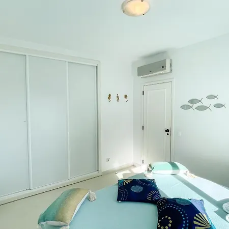 2 Bed 2 Bath Poolside With Wi-fi And Ac Apartmán
