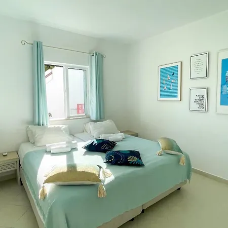 2 Bed 2 Bath Poolside With Wi-fi And Ac Apartmán Albufeira
